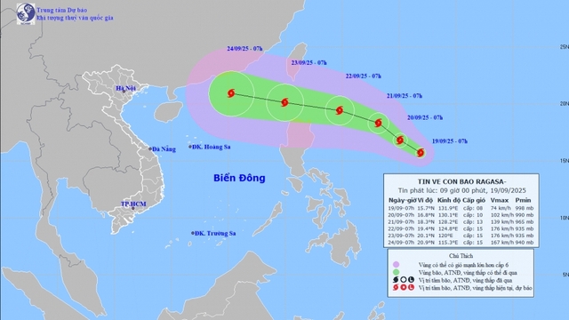 Bão Ragasa mạnh cấp 14-16, giật cấp 17 đang hướng vào Biển Đông