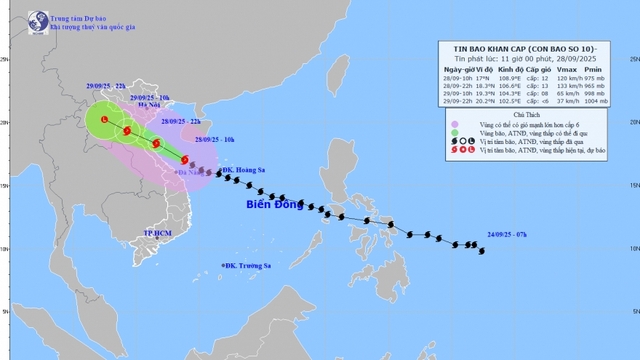 Bão số 10 áp sát đất liền, cảnh báo mưa lũ và nước biển dâng nguy hiểm