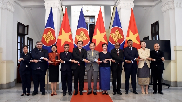 Quyền Bộ trưởng Ngoại giao Lê Hoài Trung tiếp Đại sứ, Đại biện các nước Đông Nam Á
