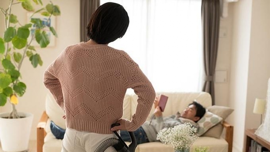 Tôi giống bà mẹ 4 con dù kết hôn hơn 20 năm và có với chồng 3 đứa con chung