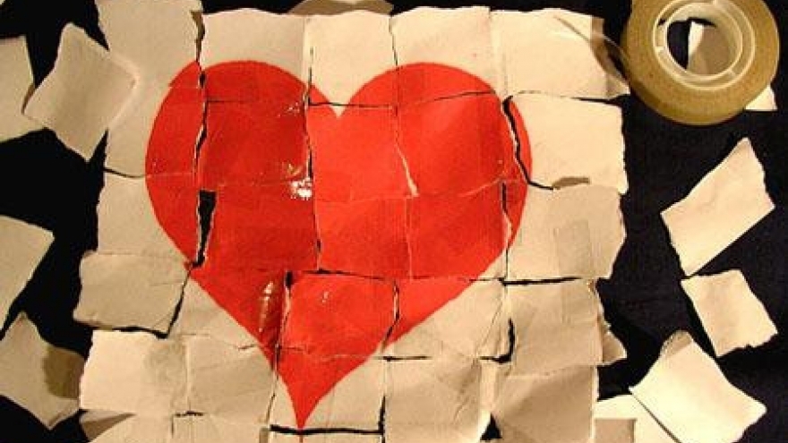 Sau vụ ngoại tình, làm sao để tôi xoa dịu vợ, hàn gắn gia đình?