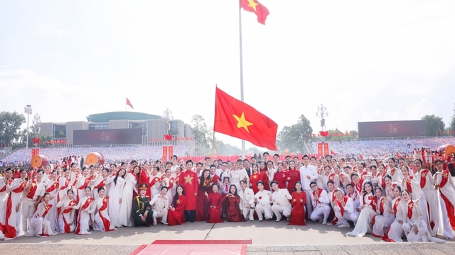 Giải mã thành công của "Mưa đỏ" và các "concert quốc gia", MV yêu nước