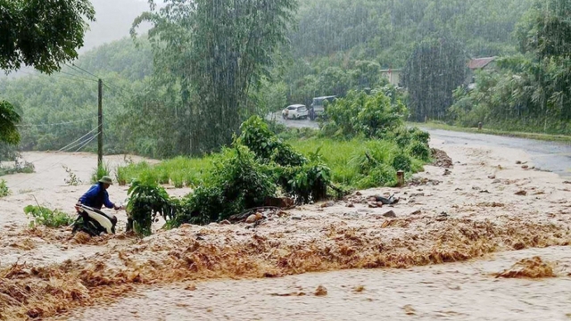 Ảnh hưởng hoàn lưu bão số 10, nhiều xã vùng cao ở Bắc Ninh ngập sâu