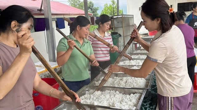 Cao Bằng: Nghĩa đồng bào trong bão lũ