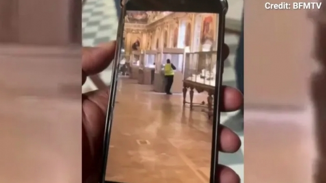 Hé lộ video ghi lại cảnh diễn ra vụ trộm chấn động tại Bảo tàng Louvre, Pháp