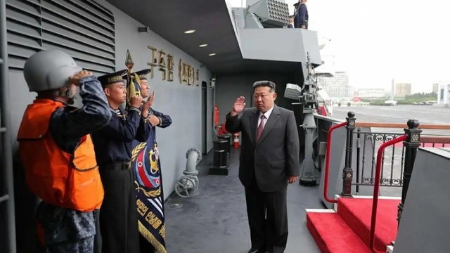 Ông Kim Jong Un khẳng định đẩy mạnh phát triển năng lực tác chiến hải quân