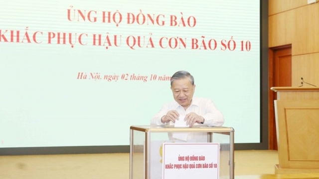 Văn phòng Trung ương ủng hộ đồng bào khắc phục hậu quả bão số 10