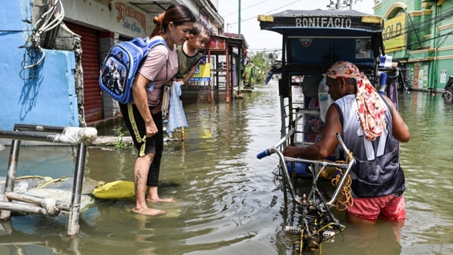 Trung Quốc sơ tán khẩn 150.000 người trước khi bão Matmo đổ bộ