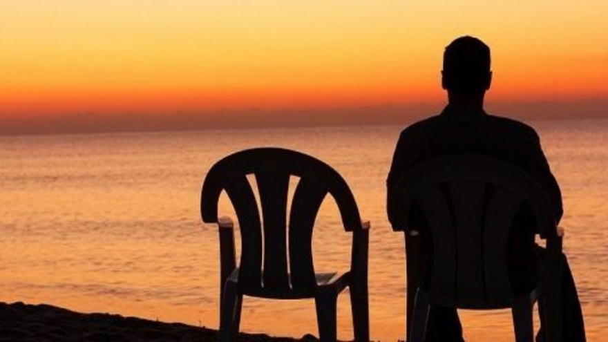 Lấy nhau 50 năm, có 3 đứa con nhưng vợ bỏ đi biền biệt, một tay tôi chăm lo