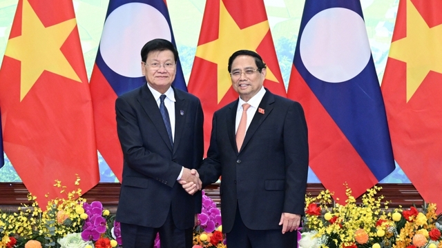 Thủ tướng Phạm Minh Chính tiếp Tổng Bí thư, Chủ tịch nước Lào