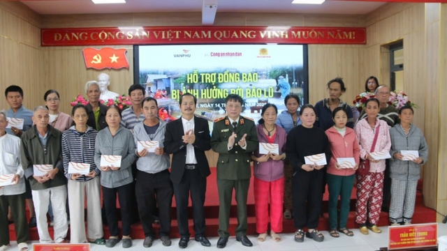 Văn Phú hỗ trợ người dân Huế: Lan tỏa tinh thần “vị nhân sinh” giữa mùa mưa lũ