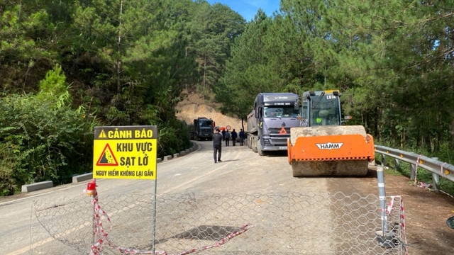Cục Đường bộ huy động lực lượng khắc phục sạt lở tại Khánh Hòa, Lâm Đồng