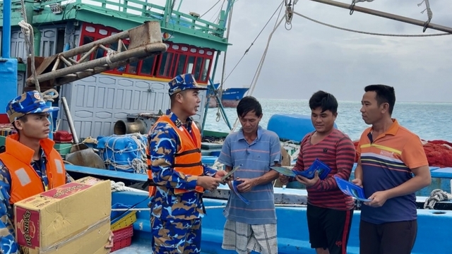 Đặc khu Trường Sa hỗ trợ 200 tàu cá với 2.500 ngư dân vào tránh bão số 15