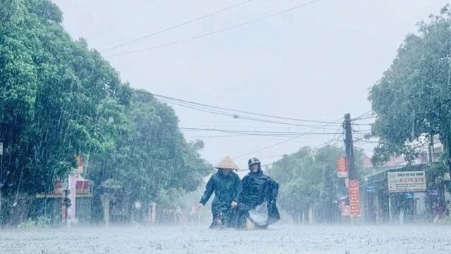 Mưa dông gia tăng, cảnh báo mưa lớn cục bộ tại Huế, Đà Nẵng và Quảng Ngãi