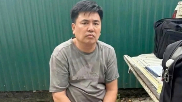 Đối tượng đẩy CSGT vào đầu xe tải từng nhốt cán bộ công an xã trong nhà