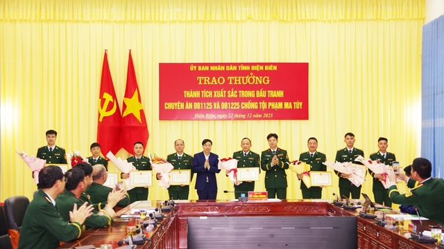 Điện Biên khen thưởng tập thể, cá nhân xuất sắc phá 2 chuyên án ma túy lớn