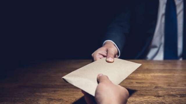 Ninh Bình: Tìm người chi tiền hối lộ cán bộ làm nhanh hồ sơ đất