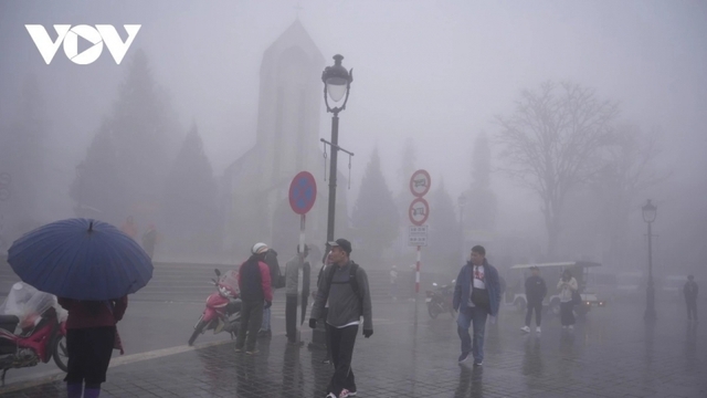 Miền Bắc sắp đón rét đậm, mưa dông kèm gió giật, cảnh báo thiên tai dồn dập