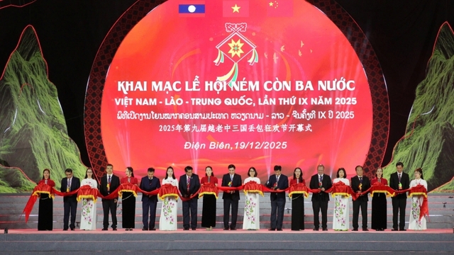 Khai mạc Lễ hội ném còn 3 nước Việt Nam – Lào – Trung Quốc lần thứ 9