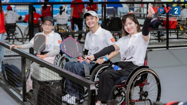 Hành trình tìm lại và viết tiếp ước mơ của chàng trai ngồi xe lăn