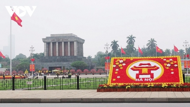 Hanoi adorned with flags and flowers ahead of Lunar New Year 2026