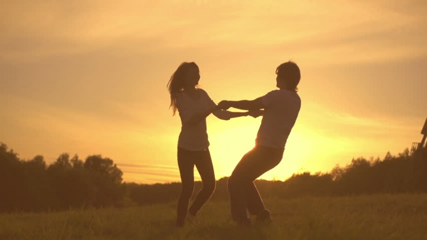 Làm thế nào để từ chối khi chàng trai dụ dỗ "chuyện yêu"?