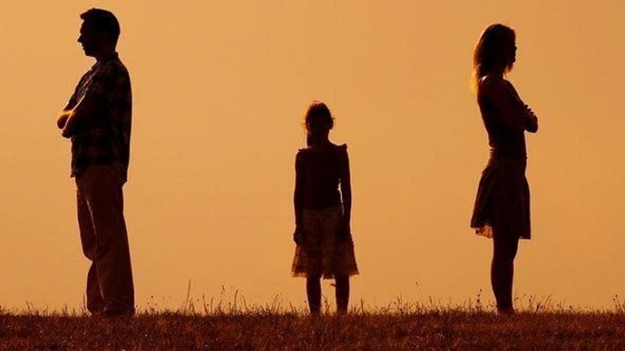 Lỡ yêu người đàn ông đã có vợ, cô gái 24 tuổi làm mẹ đơn thân trong day dứt