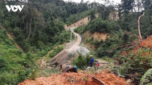 Kon Tum khôi phục việc đi lại trên tất cả các tuyến đường