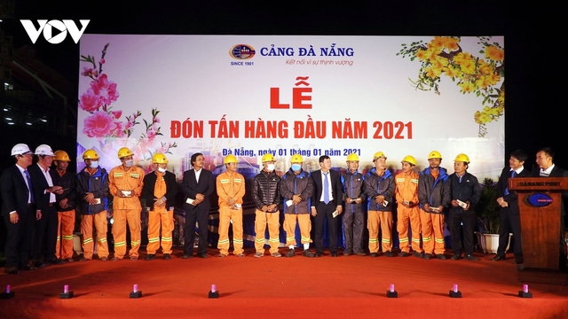 Đà Nẵng đón tấn hàng đầu tiên năm 2021