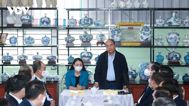 Chủ tịch nước thăm một số mô hình hợp tác xã có sản phẩm sáng tạo cao tại Ninh Bình