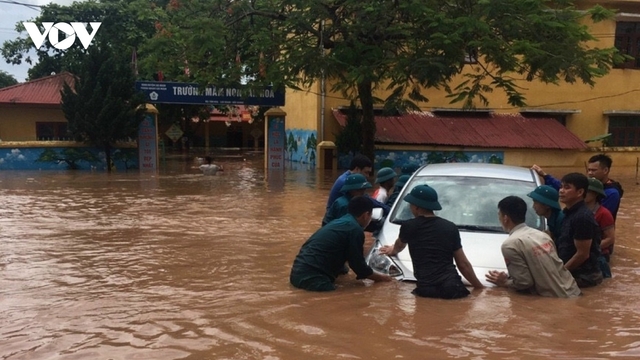 Lý giải nguyên nhân gây mưa lớn hiếm gặp ở miền Bắc thời gian qua