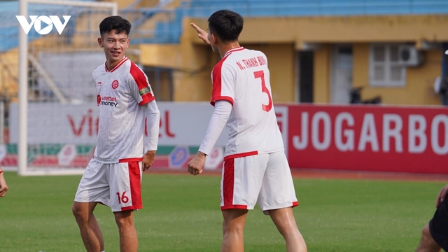Các đội bóng V-League hối hả bổ sung lực lượng