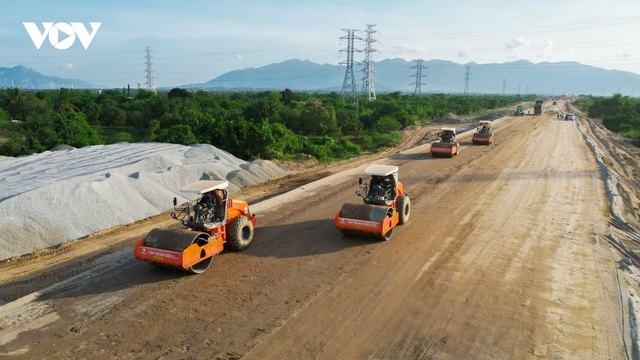 Sẽ đồng loạt khởi công 12 dự án cao tốc Bắc-Nam vào sáng mùng 1 Tết Dương lịch