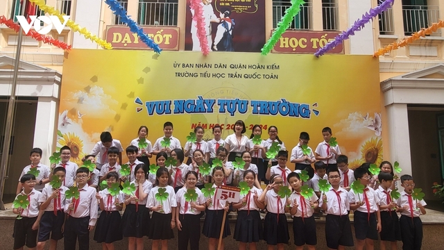 Học sinh Hà Nội hân hoan trong ngày tựu trường