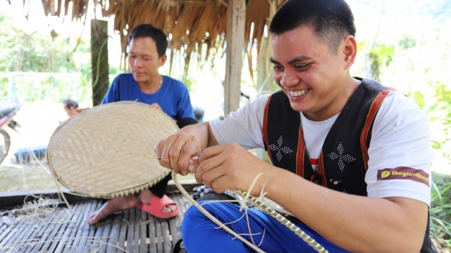 Dạy nghề đề bảo tồn nghề truyền thống tại Nam Giang, Quảng Nam