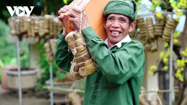 Soldiers bring warm Tet to people in Vietnam-Laos border areas