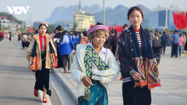 Sơn La: Rộn rã “Hội xuân dâng Bác”