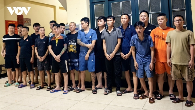 Tạm giữ hình sự "trùm" cá độ bóng đá sở hữu nhiều siêu xe, bất động sản