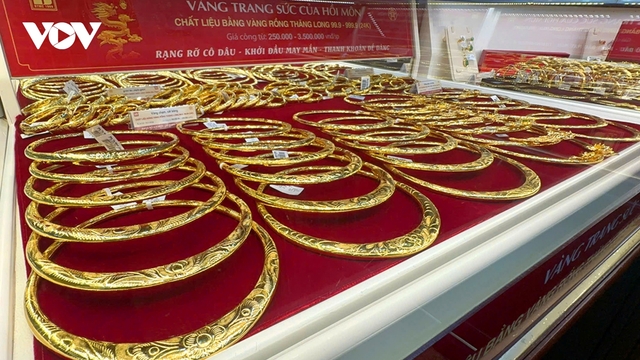 Giá vàng hôm nay 18/5: Vàng SJC giao dịch ở mức 118,5 triệu đồng/lượng