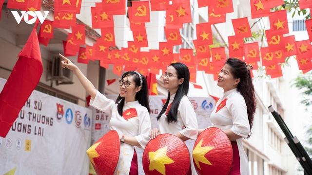Quảng Ninh rực rỡ cờ hoa chào mừng 50 năm Ngày Giải phóng miền Nam, thống nhất đất nước