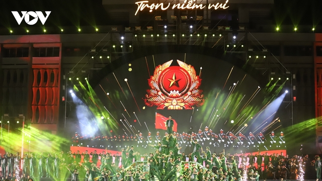 Tổng Bí thư Tô Lâm dự Chương trình nghệ thuật “Đất nước trọn niềm vui”