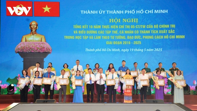 Noi gương Bác Hồ, từ việc nhỏ đến ý nghĩa lớn