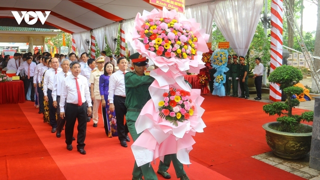 Hậu Giang tổ chức Lễ báo công, dâng hoa viếng Bác