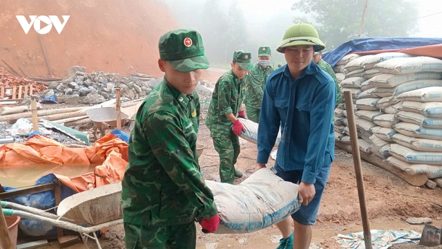 Bộ đội Biên phòng Cao Bằng chung tay xóa nhà tạm, nhà dột nát