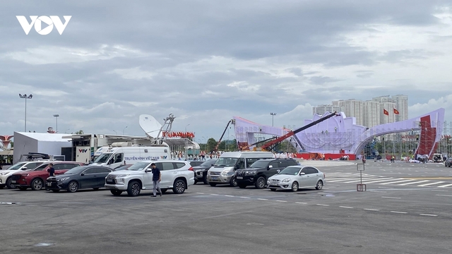 Dừng thi công gian hàng tại Triển lãm 80 năm thành tựu đất nước khi bão số 5 đổ bộ