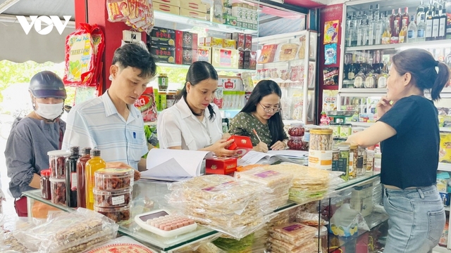 Thị trường Trung thu Đà Nẵng: Đa dạng mẫu mã, sức mua còn dè dặt