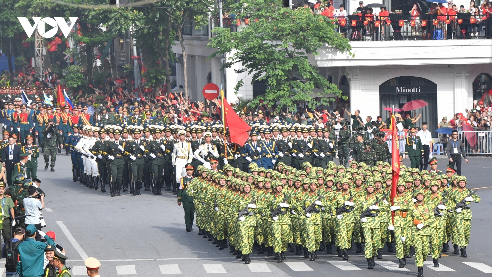 Kỷ niệm các ngày lễ lớn: Người Việt Nam thêm tự hào và yêu đất nước mình hơn