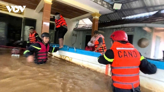 32/40 xã, phường ở thành phố Huế ngập lụt, người dân không kịp trở tay