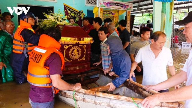 Mưa lũ lịch sử, cướp đi nhiều sinh mạng và tài sản người dân miền Trung-Tây Nguyên