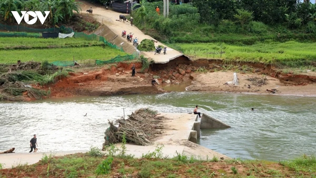 Gần 2.000 nhà dân ở Phú Thọ bị hư hỏng, ngập nặng do bão số 10